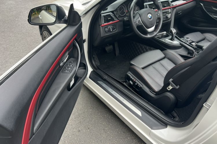 Used BMW 4 Series 2014 428i Convertible Sport Design Package Interior 4