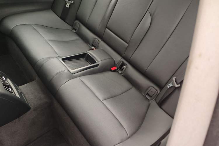 Used BMW 4 Series 2014 420i Fashion Model Interior 4