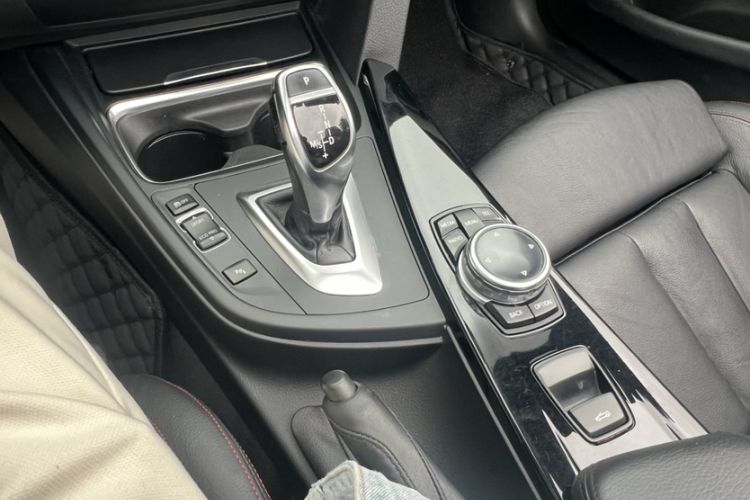 Used BMW 4 Series 2014 428i Convertible Sport Design Package Interior 8