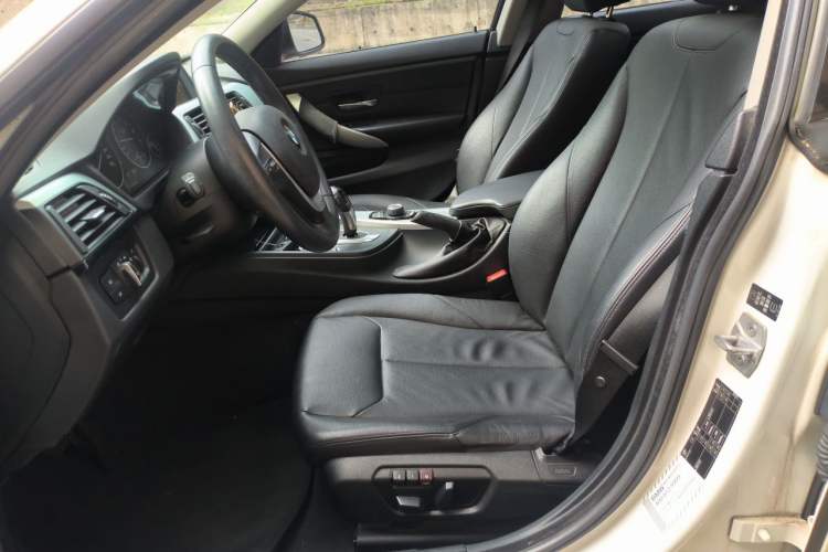 Used BMW 4 Series 2014 420i Gran Coupe Fashion Model Left Front Seat