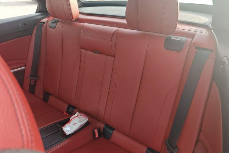 Used BMW 4 Series 2014 420i Convertible Fashion Model Left Rear Seat