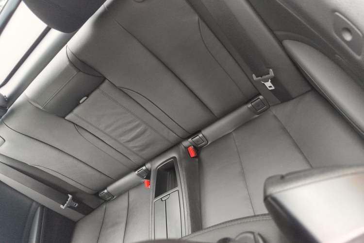 Used BMW 4 Series 2014 420i Convertible Fashion Model Left Rear Seat