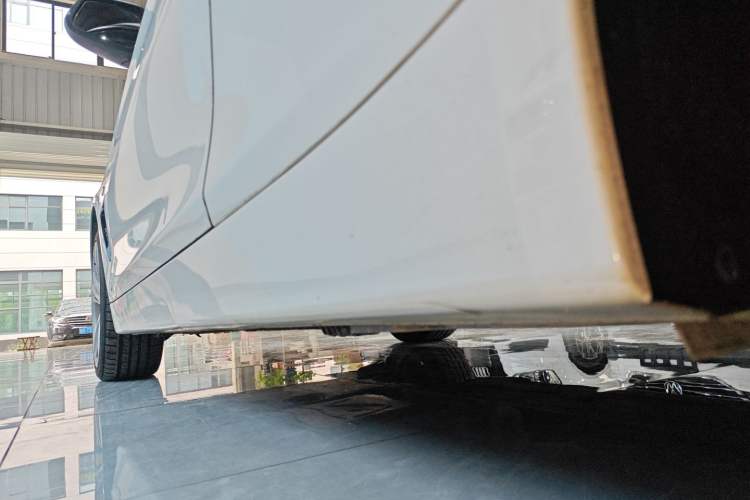 Used BMW 4 Series 2014 428i xDrive Sport Design Package Left Side Sill