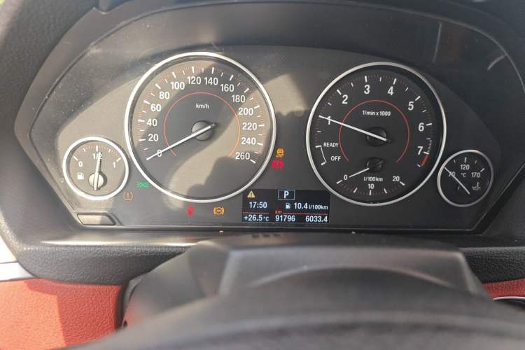 Used BMW 4 Series 2014 420i Convertible Fashion Model Odometer Close Up