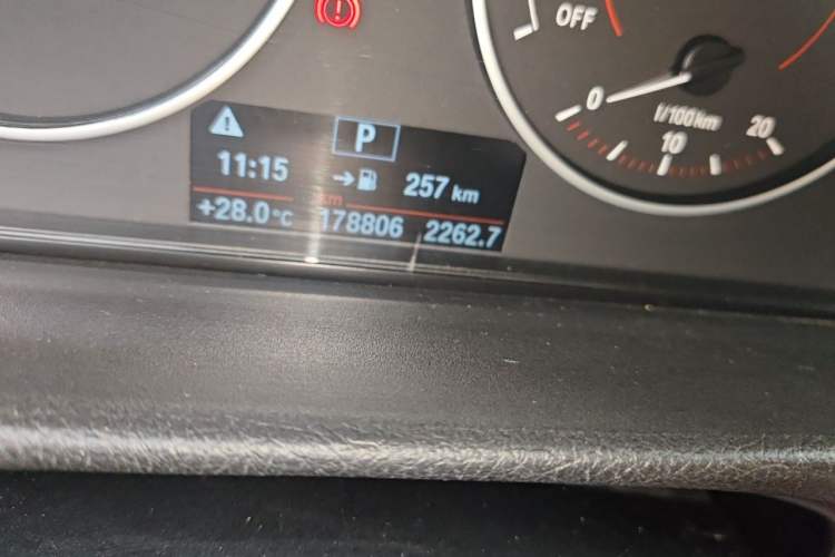 Used BMW 4 Series 2014 420i Gran Coupe Style Design Package Odometer Close Up