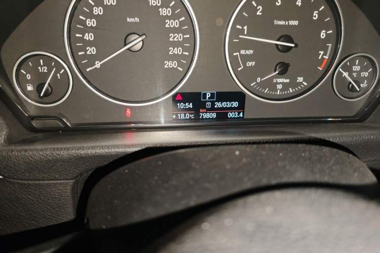 Used BMW 4 Series 2014 420i Gran Coupe Style Design Package Odometer Close Up