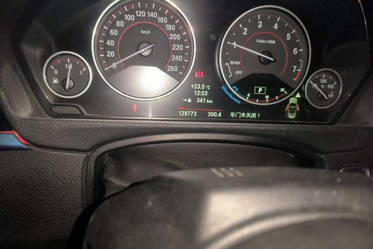 Used BMW 4 Series 2014 428i Convertible Sport Design Package Odometer Close Up