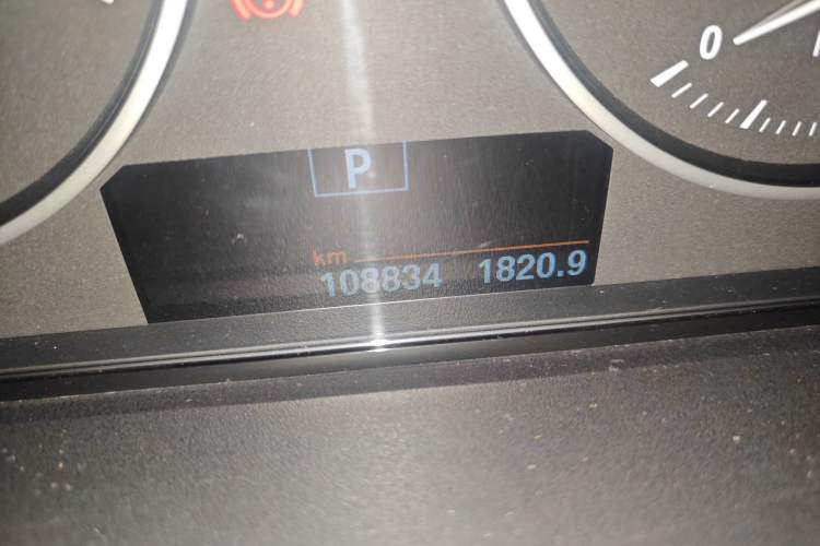 Used BMW 4 Series 2014 420i Fashion Model Odometer Close Up