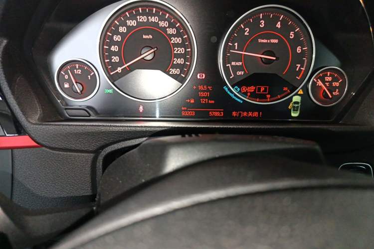 Used BMW 4 Series 2014 428i Convertible Sport Design Package Odometer Close Up