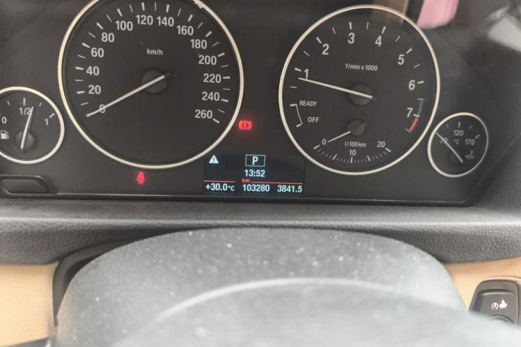 Used BMW 4 Series 2014 420i Gran Coupe Fashion Model Odometer Close Up