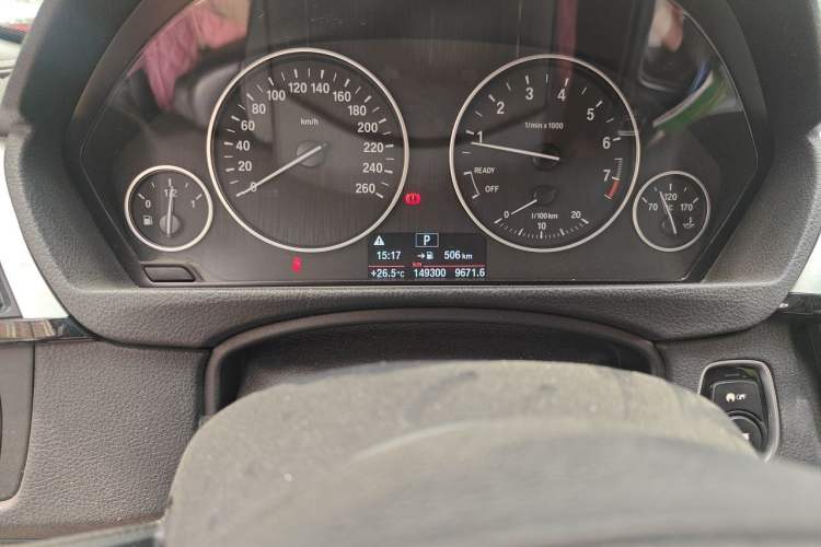 Used BMW 4 Series 2014 420i Fashion Model Odometer Close Up