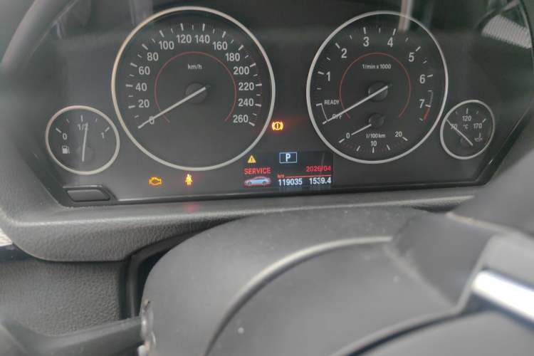 Used BMW 4 Series 2014 420i Gran Coupe Fashion Model Odometer Close Up