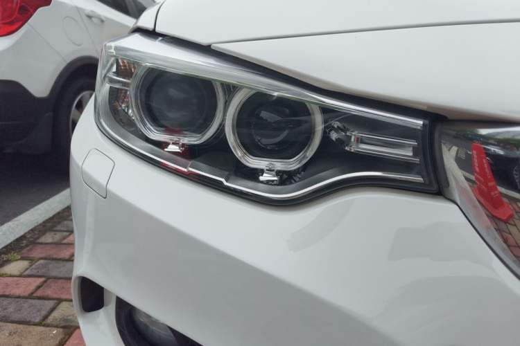 Used BMW 4 Series 2014 420i Convertible Fashion Model Right Front Headlight
