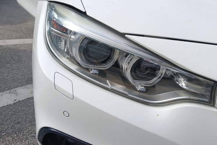 Used BMW 4 Series 2014 420i Convertible Design Line Package Right Front Headlight