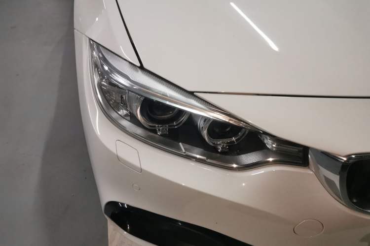 Used BMW 4 Series 2014 420i Convertible Sports Design Package Right Front Headlight
