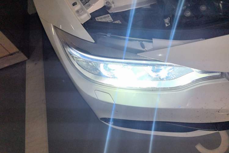 Used BMW 4 Series 2014 428i xDrive Convertible Design Package Edition Right Front Headlight