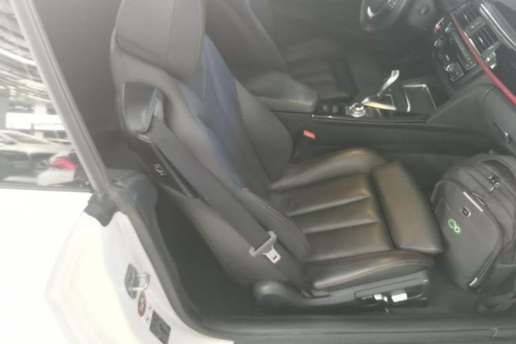 Used BMW 4 Series 2014 420i Convertible Sports Design Package Right Front Seat