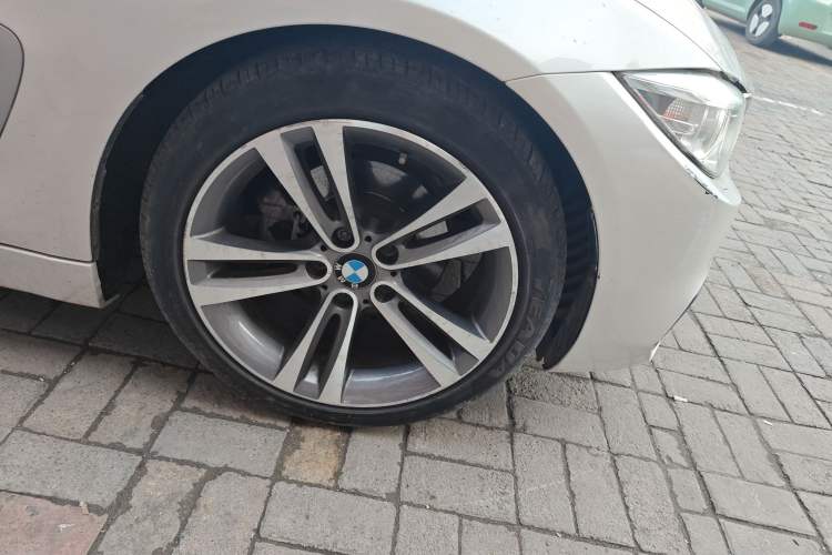 Used BMW 4 Series 2014 420i Convertible Fashion Model Right Front Wheel Hub