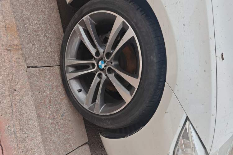 Used BMW 4 Series 2014 420i Convertible Fashion Model Right Front Wheel Hub