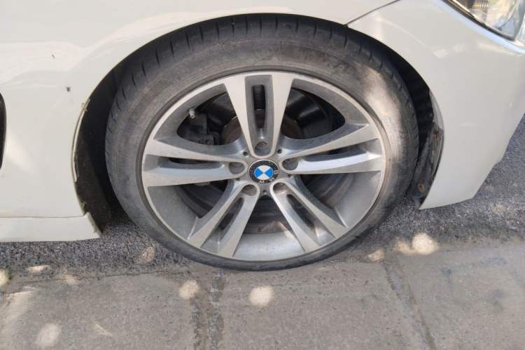 Used BMW 4 Series 2014 428i Sport Design Package Right Front Wheel Hub