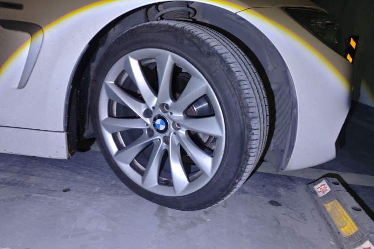 Used BMW 4 Series 2014 420i Gran Coupe Style Design Package Right Front Wheel Hub