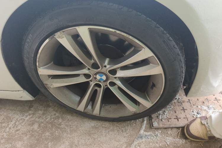 Used BMW 4 Series 2014 428i Convertible Luxury Design Package Right Front Wheel Hub