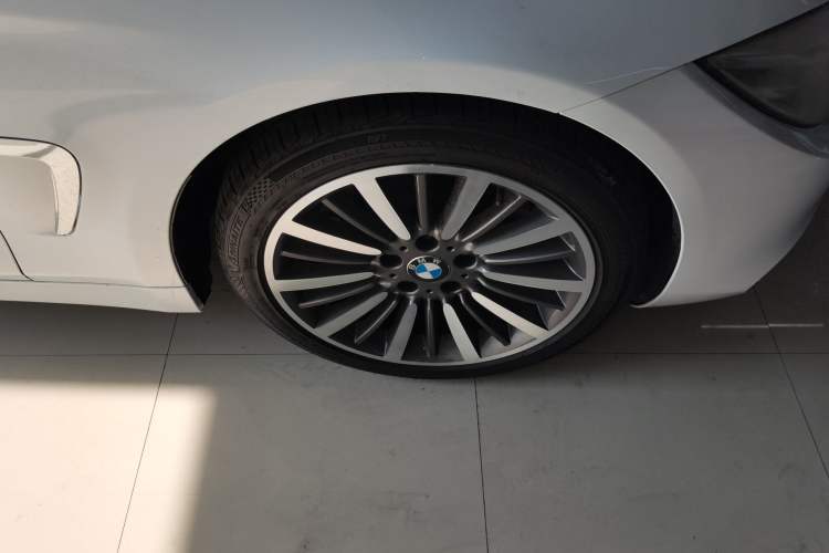 Used BMW 4 Series 2014 428i xDrive Convertible Design Package Edition Right Front Wheel Hub