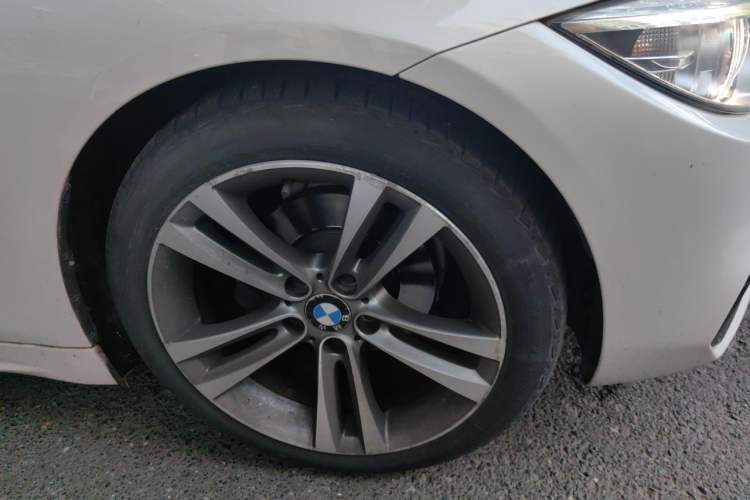 Used BMW 4 Series 2014 420i Gran Coupe Sport Design Package Right Front Wheel Hub
