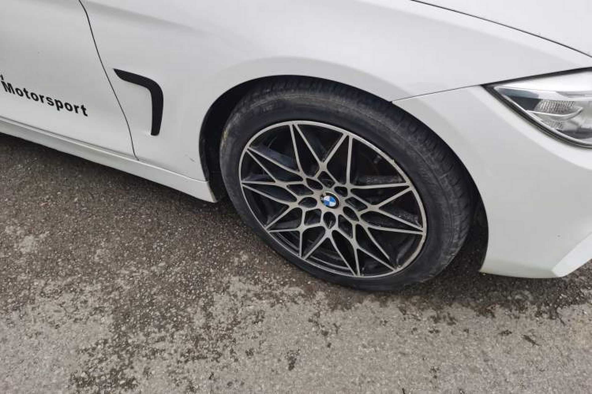 Used BMW 4 Series 2014 420i Convertible Fashion Model Right Front Wheel Hub