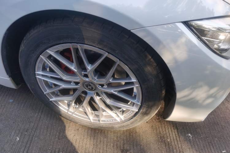 Used BMW 4 Series 2014 420i Fashion Model Right Front Wheel Hub