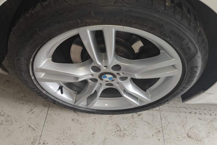 Used BMW 4 Series 2014 420i Convertible Sports Design Package Right Rear Wheel Hub