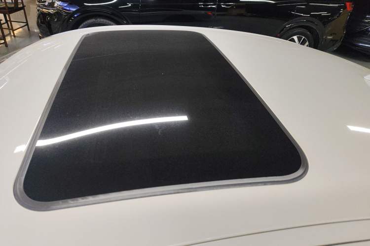 Used BMW 4 Series 2014 420i Fashion Model Roof