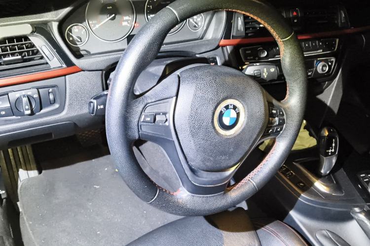 Used BMW 4 Series 2014 420i Convertible Sports Design Package Steering Wheel