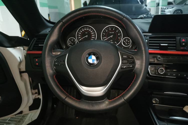 Used BMW 4 Series 2014 420i Convertible Sports Design Package Steering Wheel