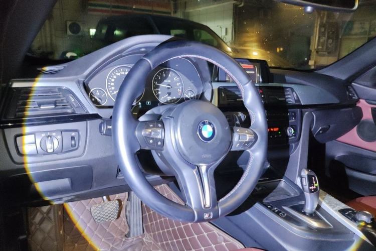 Used BMW 4 Series 2014 420i Convertible Fashion Model Steering Wheel