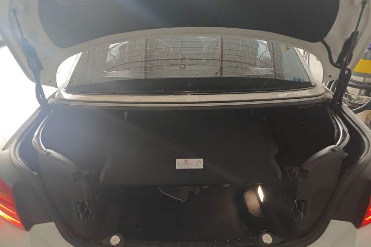 Used BMW 4 Series 2014 420i Convertible Sports Design Package Trunk