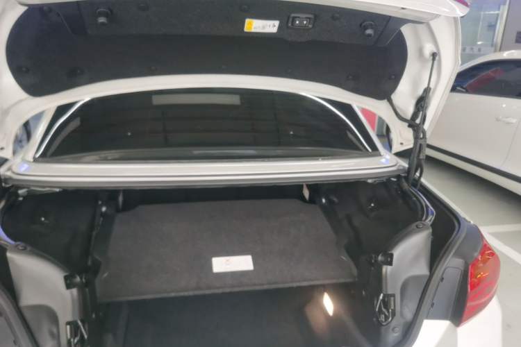 Used BMW 4 Series 2014 420i Convertible Sports Design Package Trunk