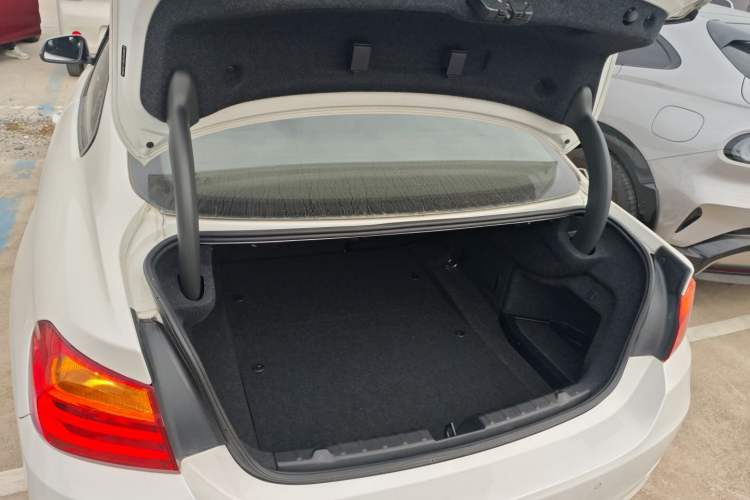 Used BMW 4 Series 2014 420i Fashion Model Trunk