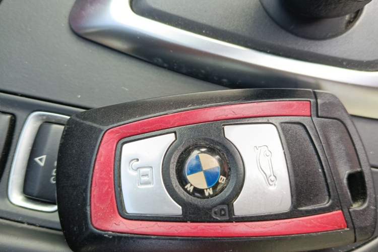 Used BMW 4 Series 2014 420i Convertible Design Line Package Vehicle Key
