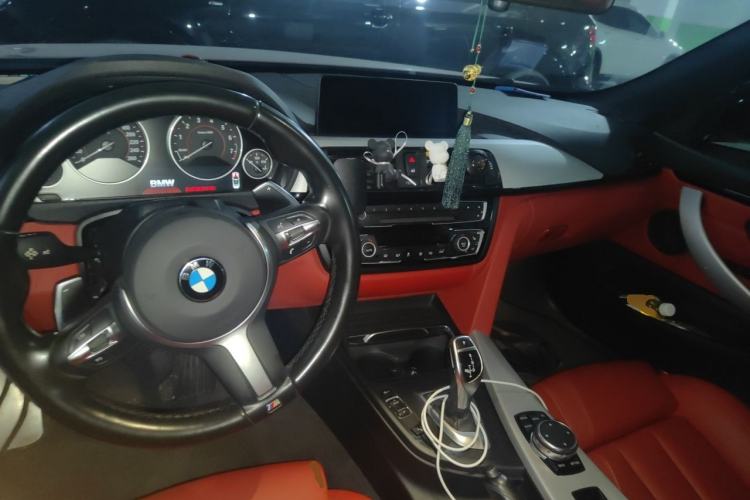 Used BMW 4 Series 2016 430i Convertible Design Package Center Console