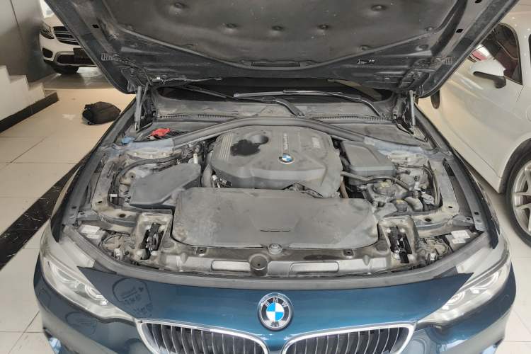 Used BMW 4 Series 2016 420i Fashion Model Engine Bay