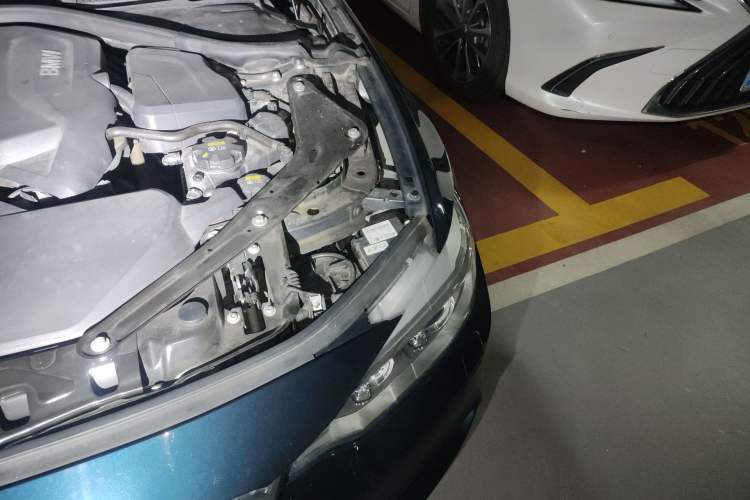 Used BMW 4 Series 2016 420i Convertible Fashion Model Engine Bay Left