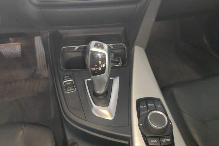 Used BMW 4 Series 2016 420i Fashion Model Gear Lever
