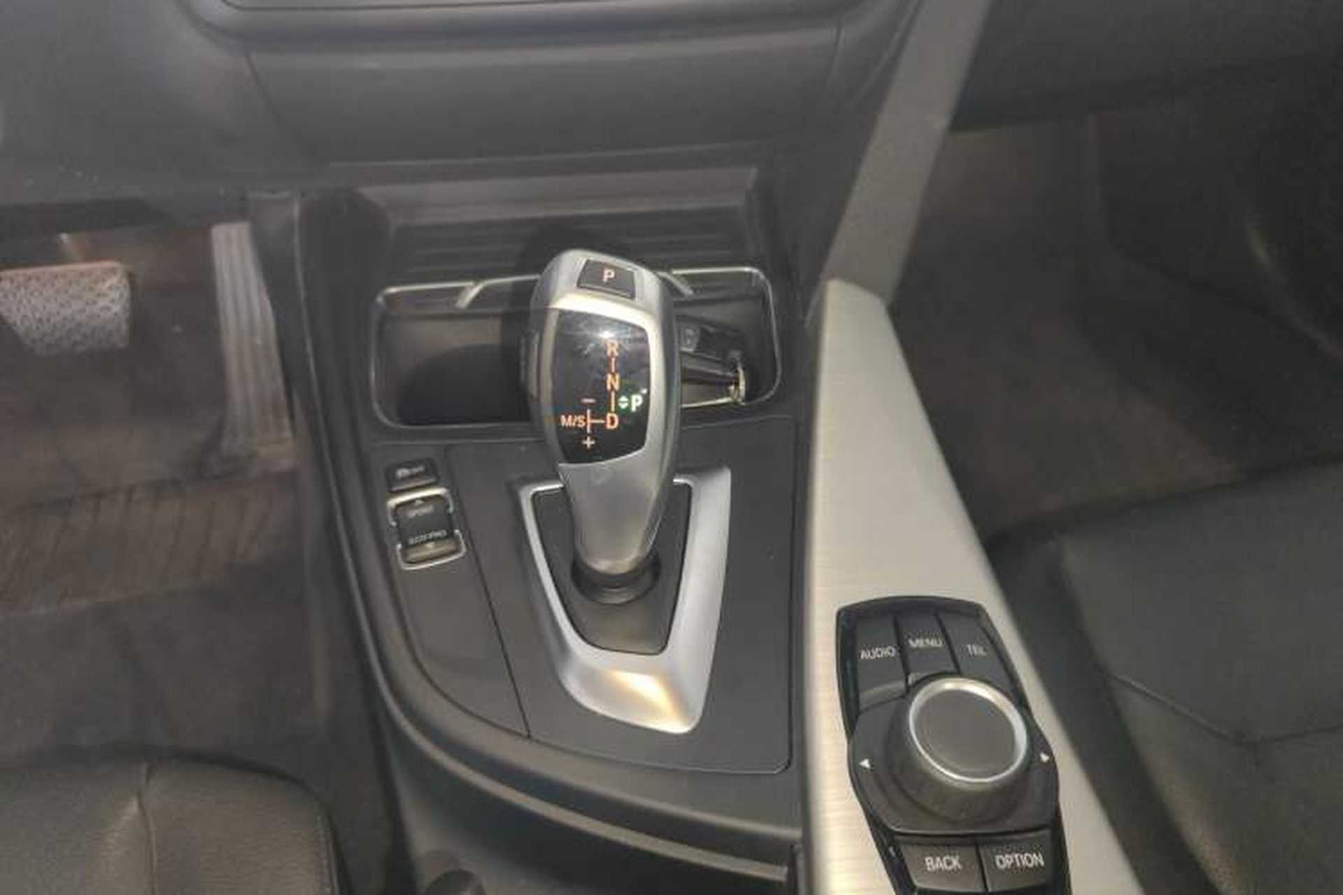 Used BMW 4 Series 2016 420i Fashion Model Gear Lever