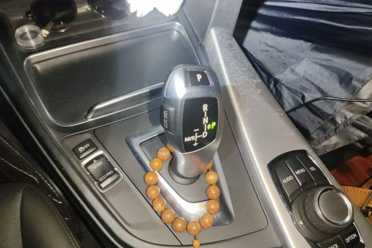 Used BMW 4 Series 2016 420i Convertible Fashion Model Gear Lever