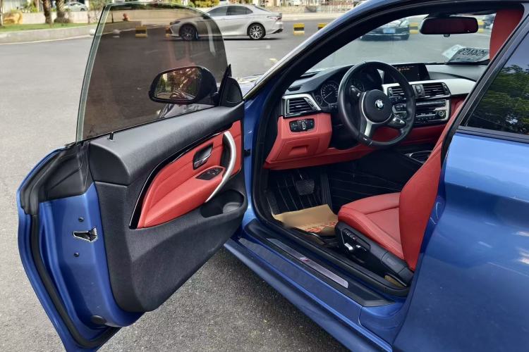 Used BMW 4 Series 2016 420i Design Package Model Interior 4