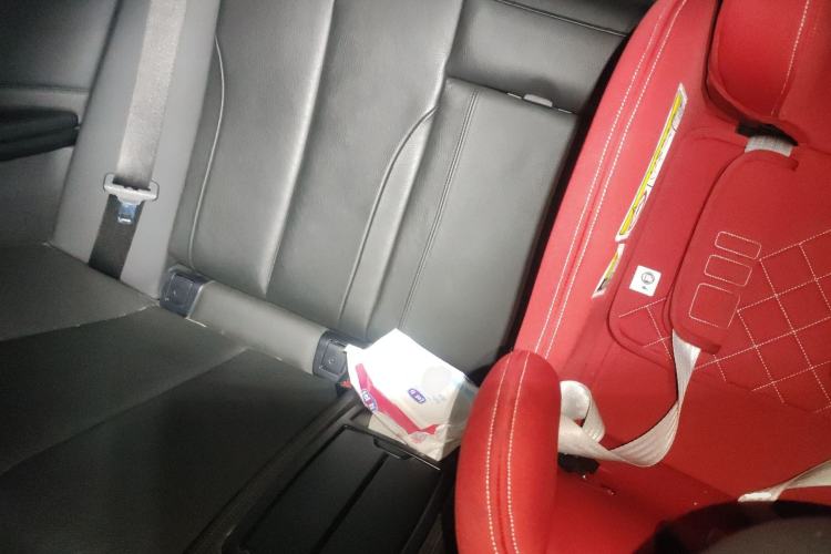 Used BMW 4 Series 2016 420i Convertible Fashion Model Left Rear Seat