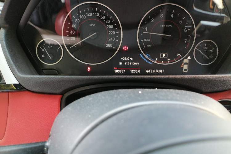 Used BMW 4 Series 2016 430i Design Package Model Odometer Close Up