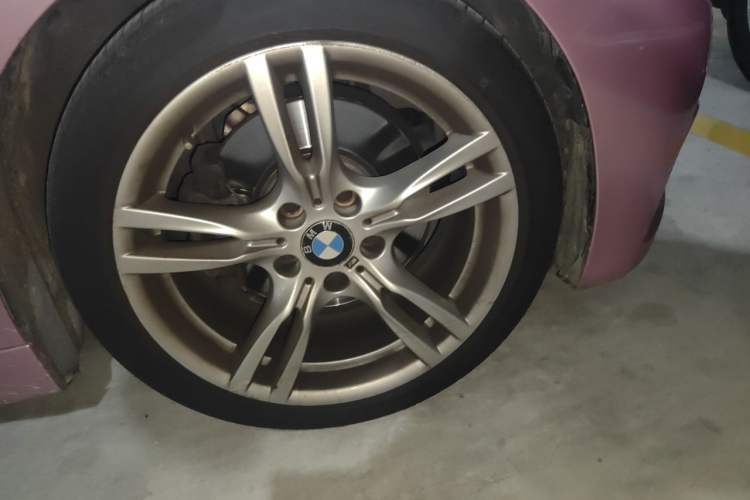 Used BMW 4 Series 2016 430i Convertible Design Package Right Front Wheel Hub