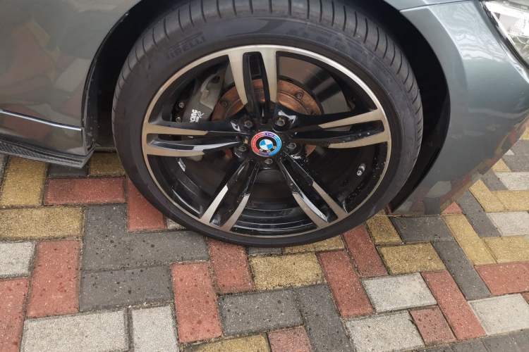 Used BMW 4 Series 2016 430i Design Package Model Right Front Wheel Hub